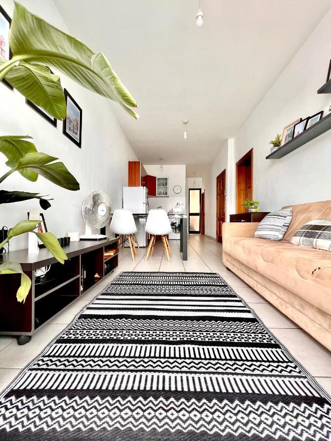 F8 1 Seaview Room, Living And Bathroom Shared , Stjulians Saint Julian's Exterior photo